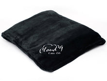 Load image into Gallery viewer, Throw Blanket